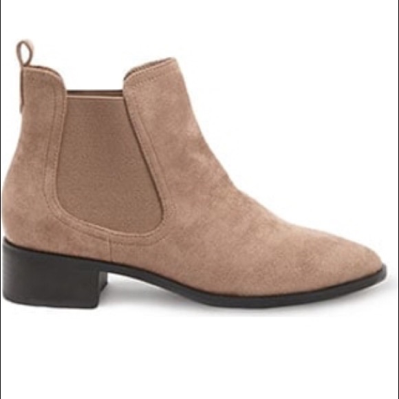 Forever 21 Shoes - Tan booties